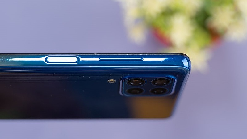لبه کناری گوشی m62